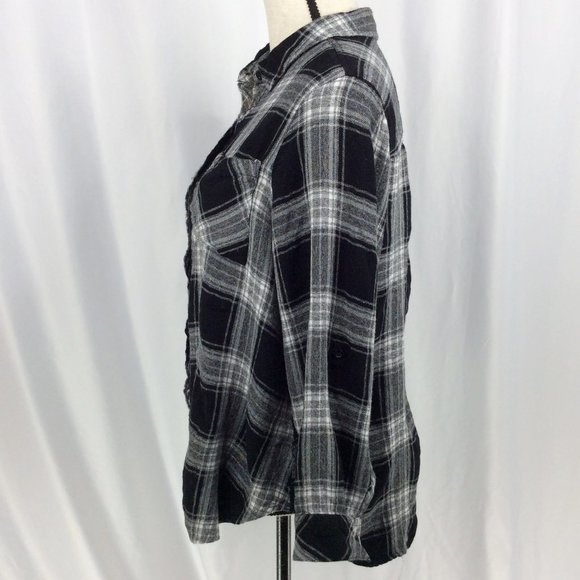 Caffe Marrakesh Womens Size 1X (tag) XL (fit) Plaid Top Black Roll Tab Sleeves - Picture 4 of 10